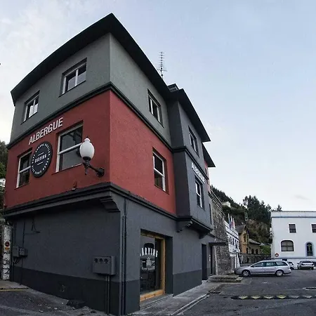 Carving Surf ホステル San Esteban de Pravia